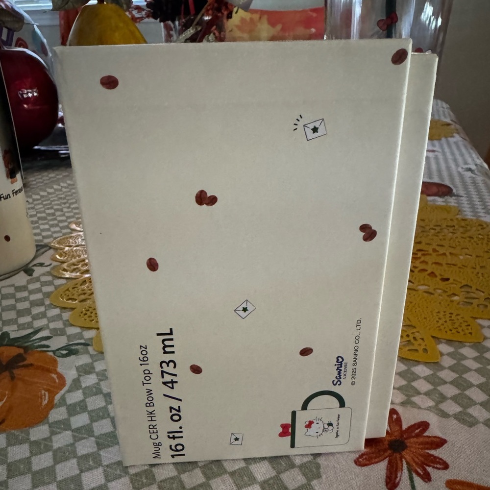 Starbucks x Hello Kitty Limited Edition Mug with Lid - Picture 2 of 2